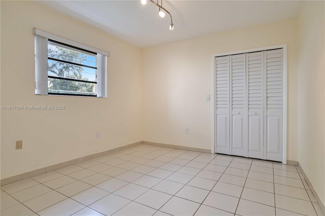 For Rent: $2,650 (2 beds, 1 baths, 1000 Square Feet)