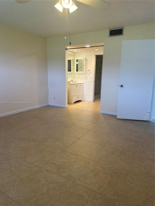 For Rent: $2,600 (2 beds, 2 baths, 1507 Square Feet)