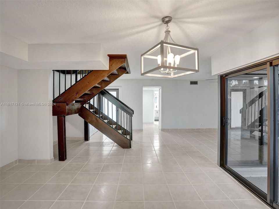 Active With Contract: $3,100 (3 beds, 2 baths, 1324 Square Feet)