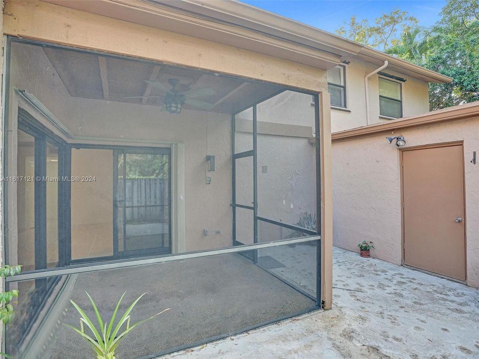 Active With Contract: $3,100 (3 beds, 2 baths, 1324 Square Feet)