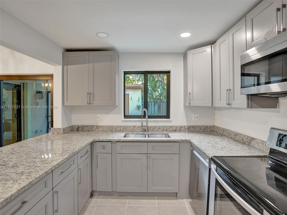 Active With Contract: $3,100 (3 beds, 2 baths, 1324 Square Feet)