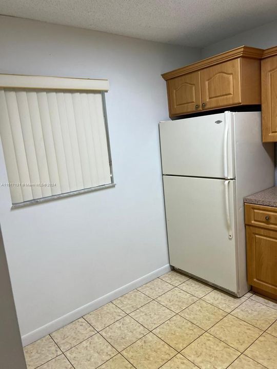 For Rent: $1,600 (1 beds, 1 baths, 830 Square Feet)