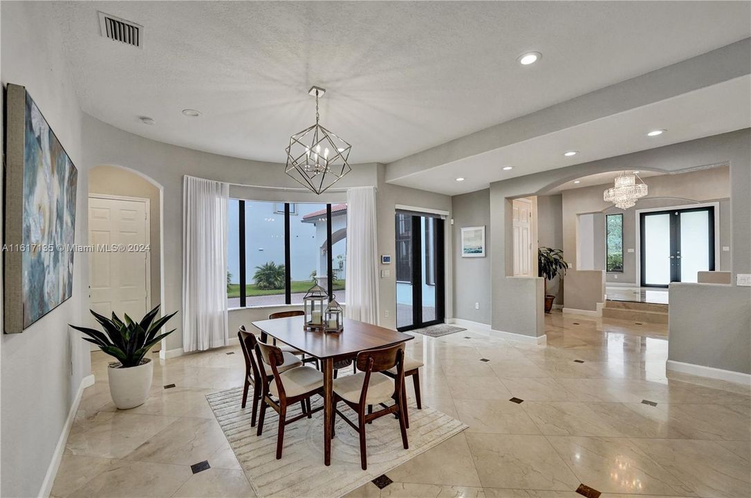 For Sale: $1,800,000 (5 beds, 4 baths, 4352 Square Feet)
