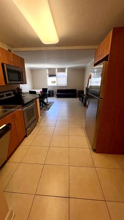 For Rent: $1,950 (0 beds, 1 baths, 594 Square Feet)