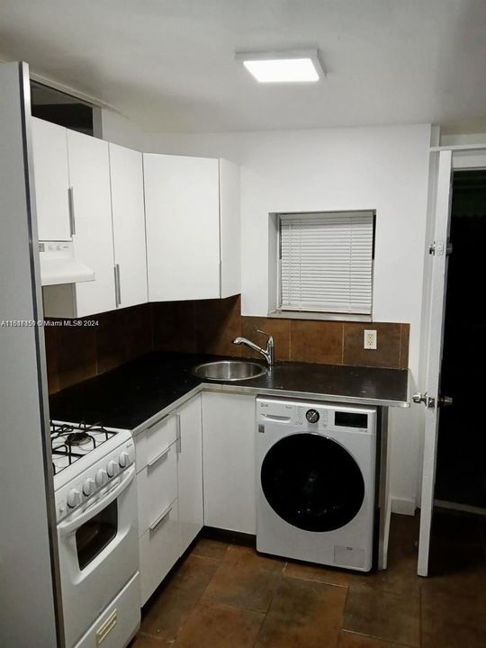 For Rent: $1,550 (0 beds, 1 baths, 250 Square Feet)