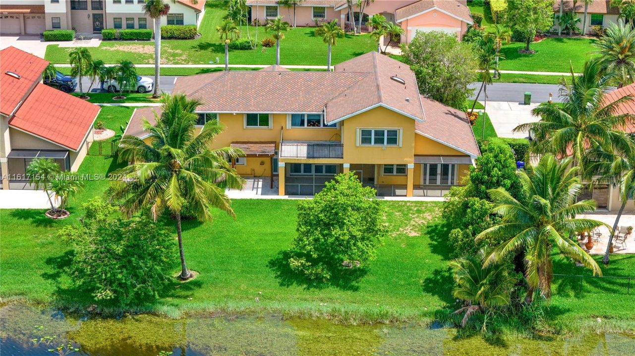 En Venta: $979,900 (5 camas, 4 baños, 3233 Pies cuadrados)