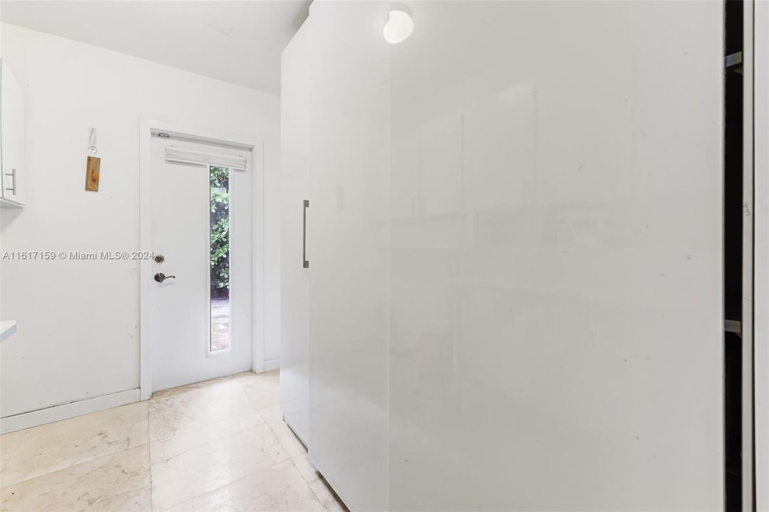 Active With Contract: $1,890,000 (4 beds, 2 baths, 2982 Square Feet)