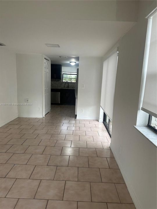 For Rent: $2,200 (2 beds, 2 baths, 1128 Square Feet)