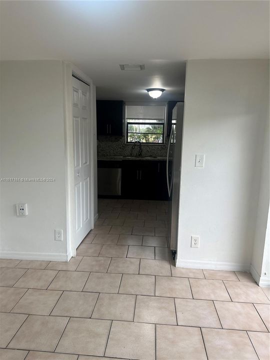 For Rent: $2,200 (2 beds, 2 baths, 1128 Square Feet)