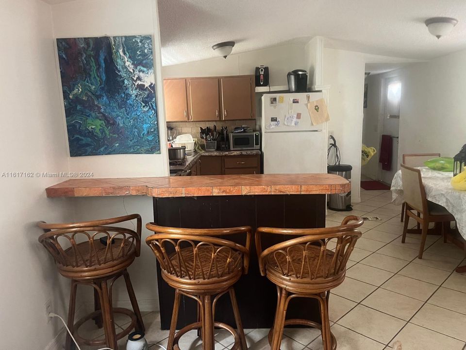 For Sale: $80,000 (2 beds, 1 baths, 3832 Square Feet)