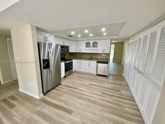 For Rent: $3,200 (2 beds, 2 baths, 1924 Square Feet)