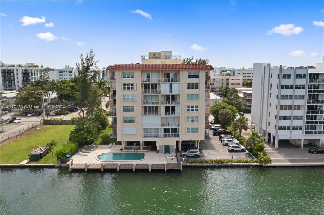 For Sale: $639,000 (2 beds, 2 baths, 1640 Square Feet)