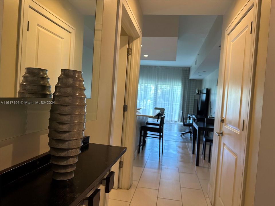 En Venta: $225,000 (1 camas, 2 baños, 1070 Pies cuadrados)