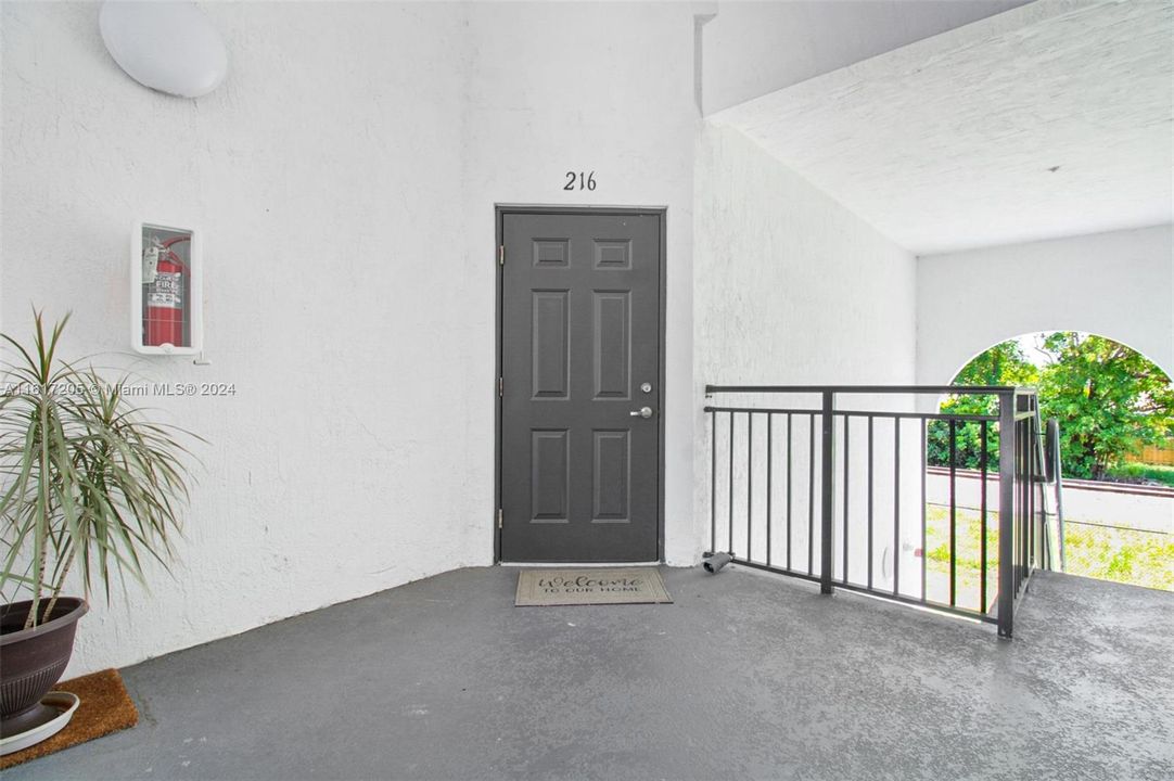 For Rent: $2,800 (3 beds, 2 baths, 1477 Square Feet)