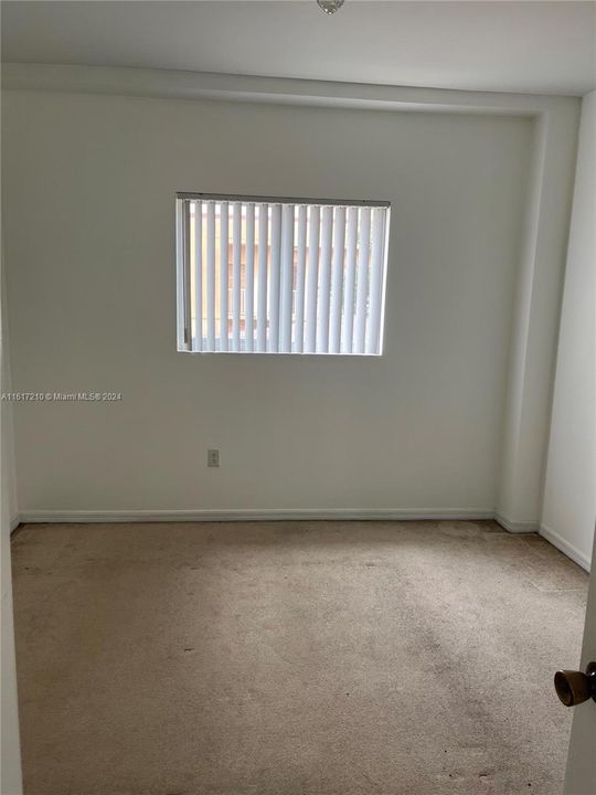 For Rent: $1,990 (1 beds, 1 baths, 627 Square Feet)