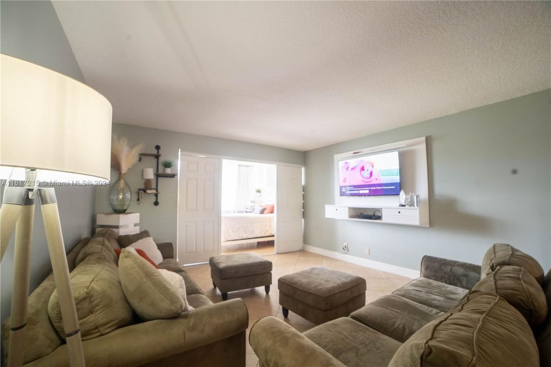 For Sale: $248,999 (3 beds, 2 baths, 1350 Square Feet)