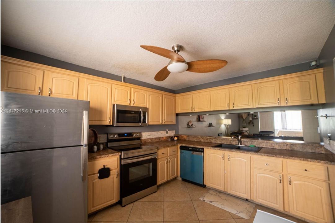 For Sale: $248,999 (3 beds, 2 baths, 1350 Square Feet)