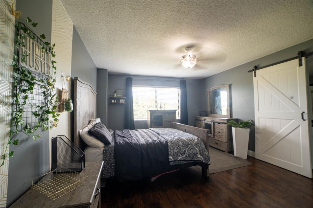 For Sale: $248,999 (3 beds, 2 baths, 1350 Square Feet)