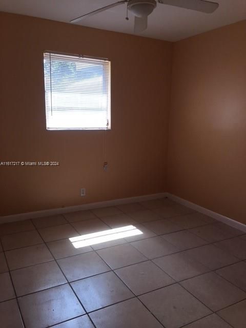 For Rent: $2,850 (4 beds, 2 baths, 1042 Square Feet)