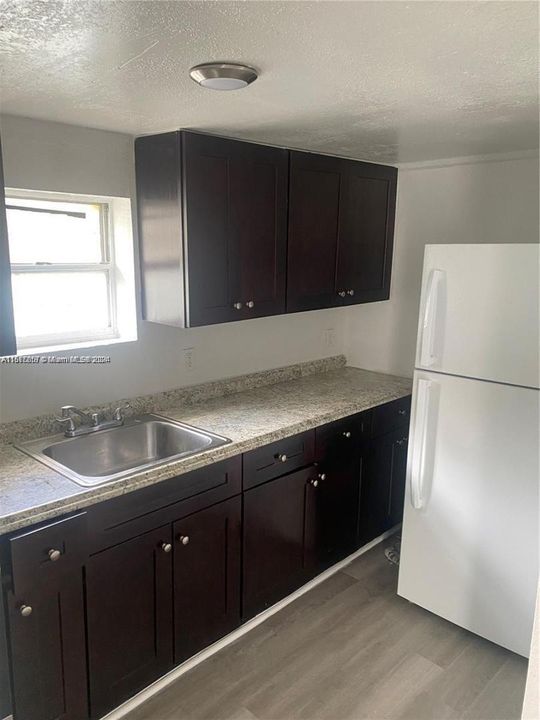 For Rent: $1,500 (2 beds, 1 baths, 768 Square Feet)