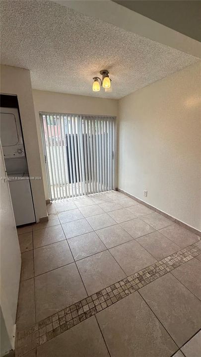 For Rent: $1,900 (2 beds, 2 baths, 850 Square Feet)