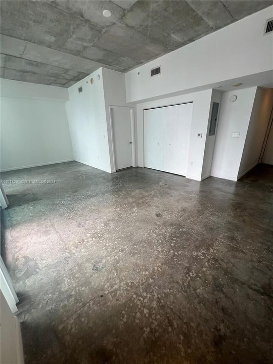 For Rent: $2,250 (1 beds, 1 baths, 620 Square Feet)