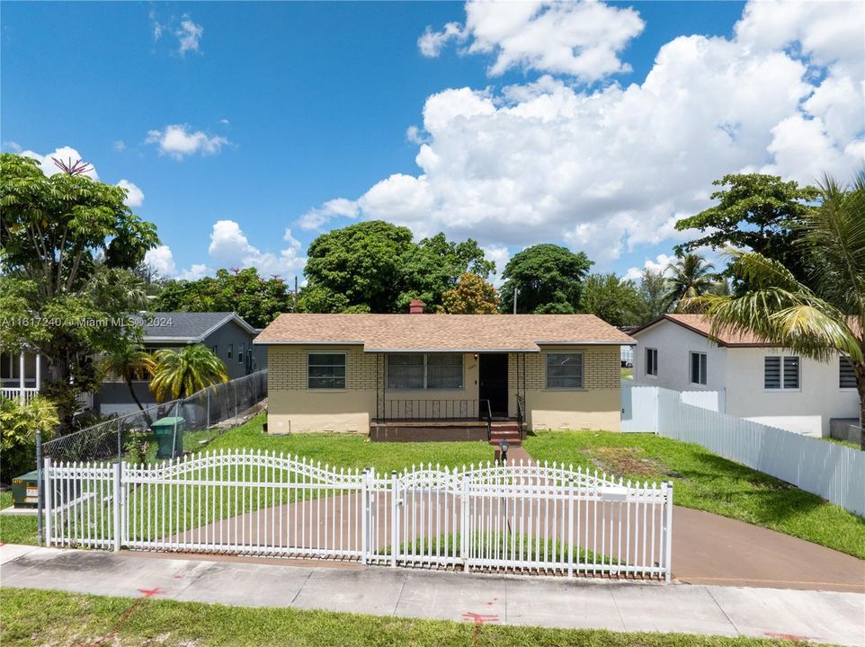 For Sale: $479,900 (3 beds, 2 baths, 1320 Square Feet)