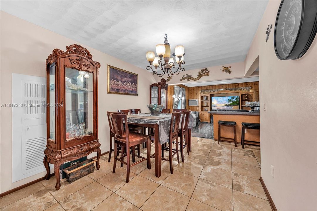 For Sale: $479,900 (3 beds, 2 baths, 1320 Square Feet)