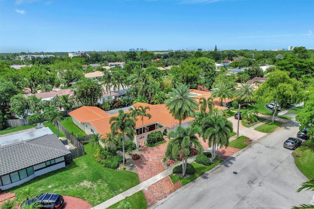 For Sale: $1,100,000 (4 beds, 2 baths, 2437 Square Feet)