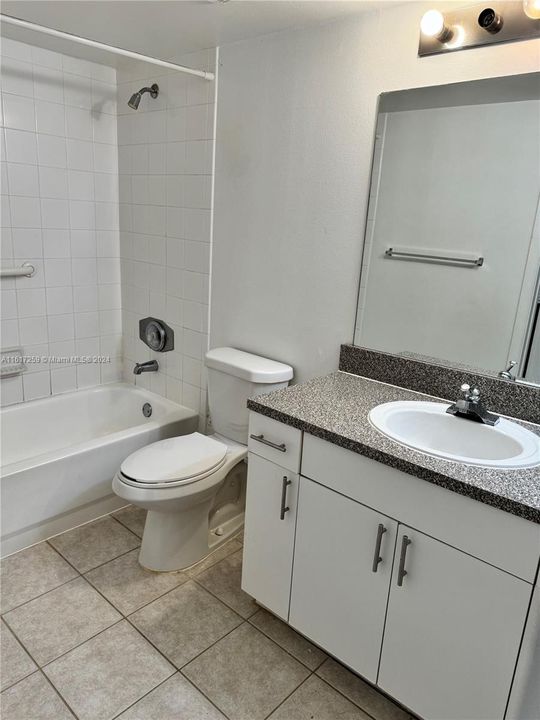 For Rent: $2,100 (2 beds, 2 baths, 1246 Square Feet)