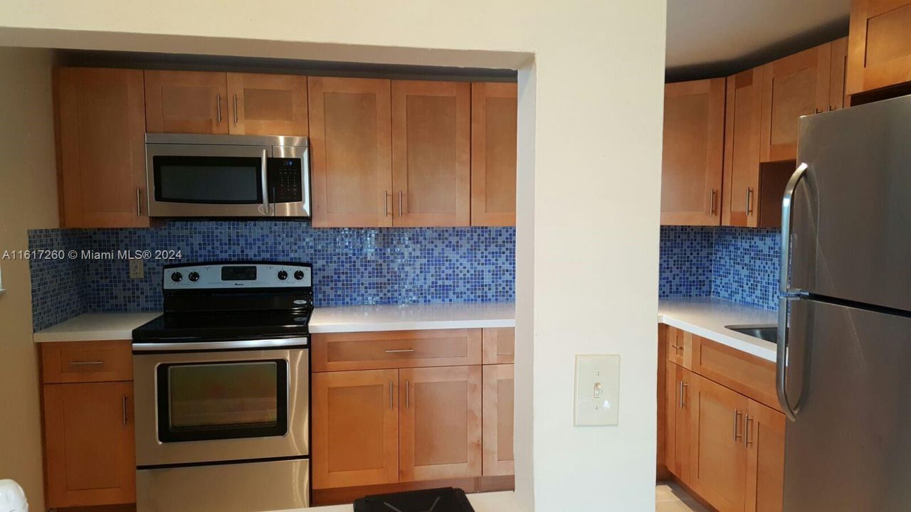 For Sale: $155,000 (2 beds, 1 baths, 873 Square Feet)