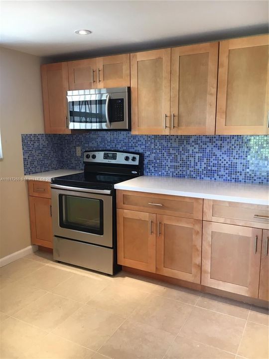 For Sale: $155,000 (2 beds, 1 baths, 873 Square Feet)