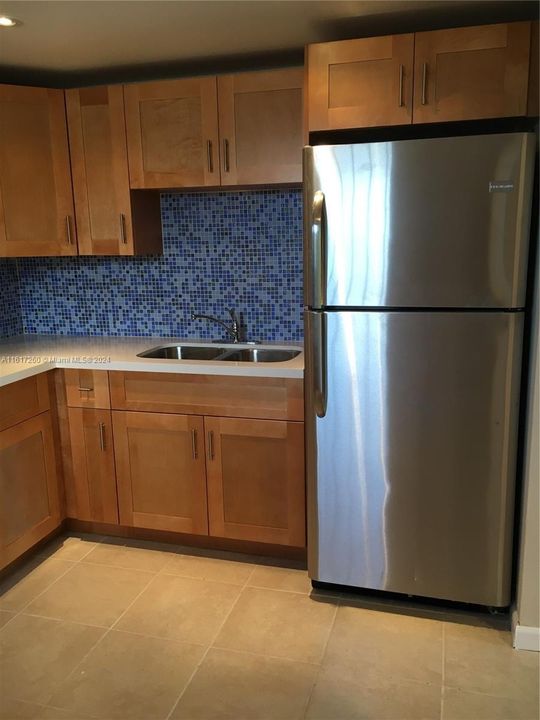 For Sale: $155,000 (2 beds, 1 baths, 873 Square Feet)