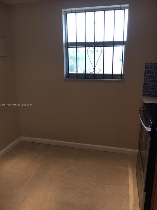 For Sale: $155,000 (2 beds, 1 baths, 873 Square Feet)