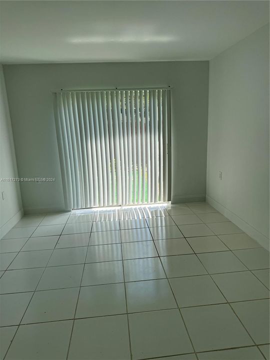 For Rent: $2,000 (1 beds, 1 baths, 736 Square Feet)