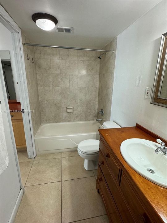 For Rent: $2,000 (1 beds, 1 baths, 736 Square Feet)