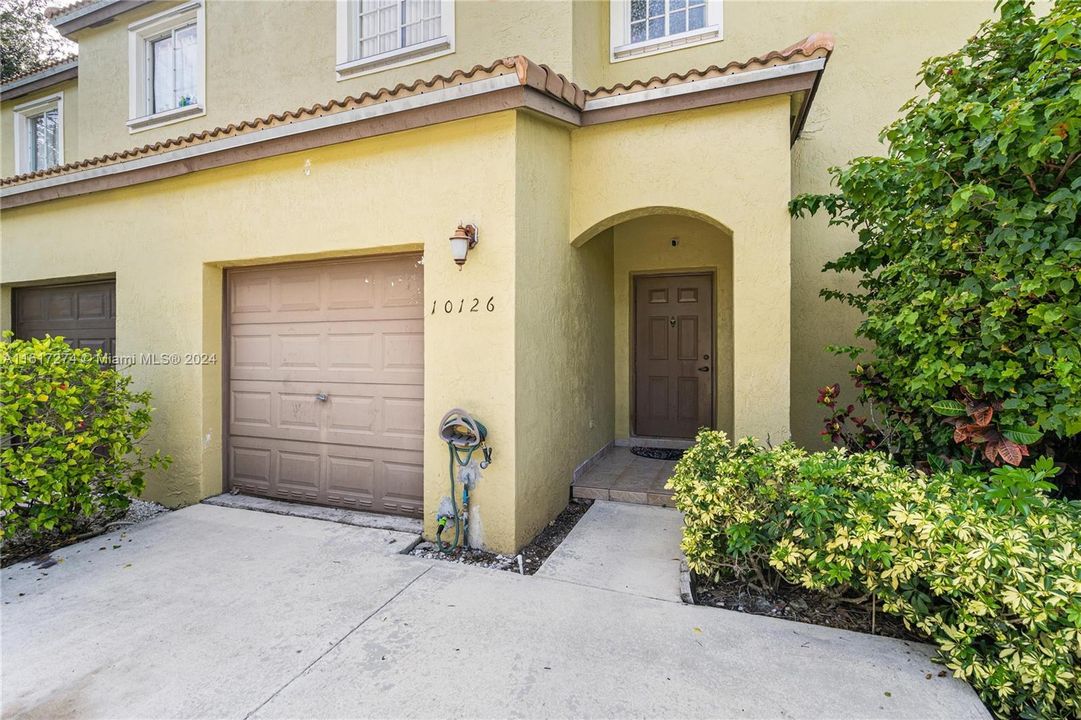 For Sale: $495,000 (3 beds, 2 baths, 1255 Square Feet)