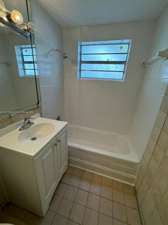 Active With Contract: $180,000 (1 beds, 1 baths, 0 Square Feet)