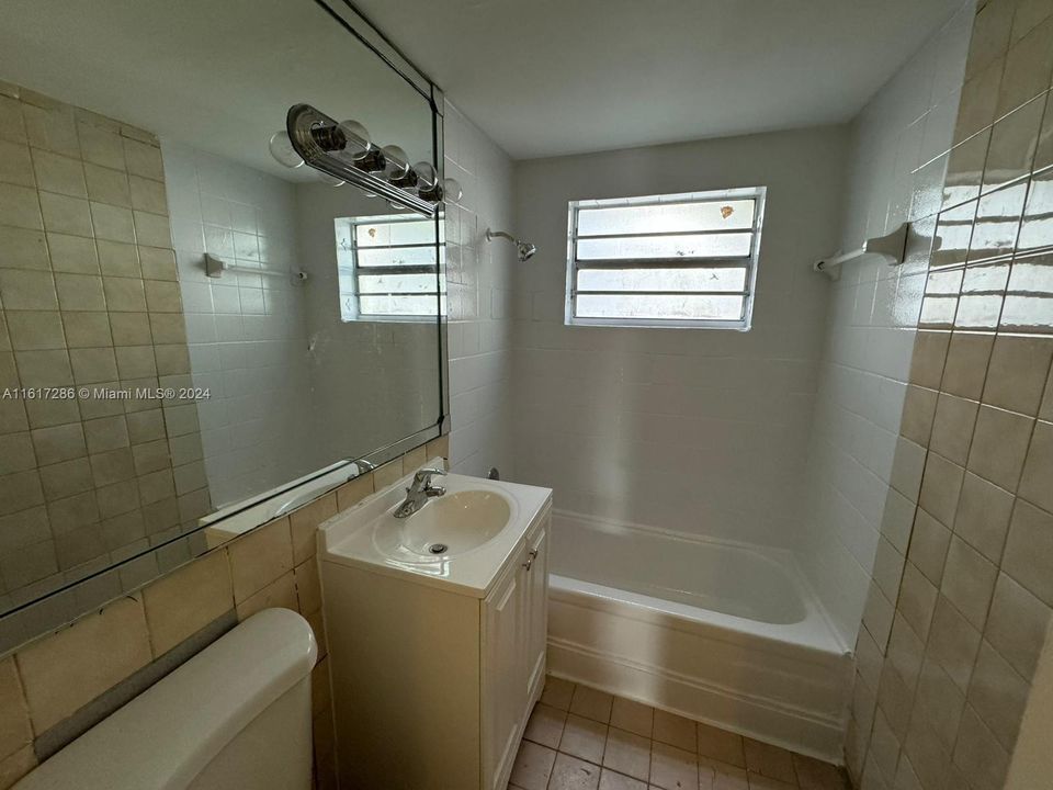 Active With Contract: $180,000 (1 beds, 1 baths, 0 Square Feet)