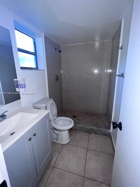 For Rent: $2,050 (2 beds, 2 baths, 830 Square Feet)