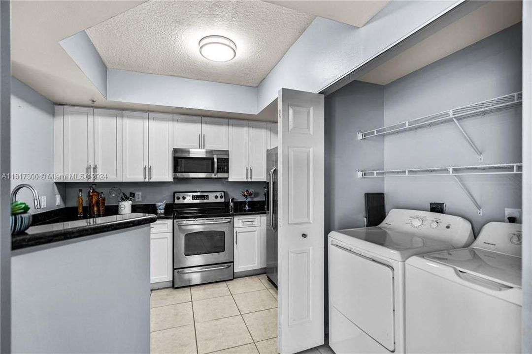 For Sale: $459,900 (2 beds, 2 baths, 1169 Square Feet)