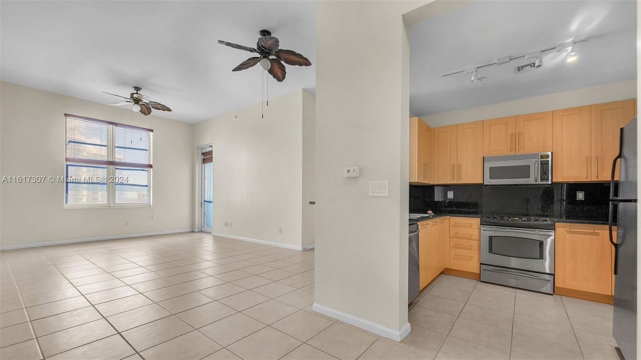 For Sale: $584,900 (2 beds, 2 baths, 1246 Square Feet)