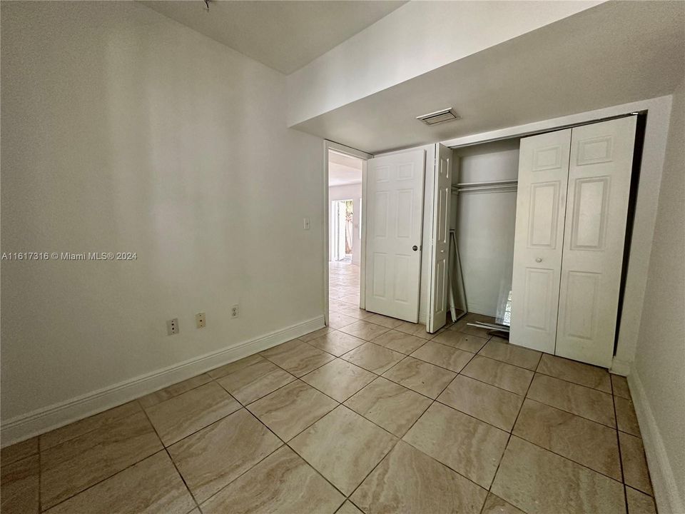 For Rent: $1,800 (1 beds, 1 baths, 600 Square Feet)