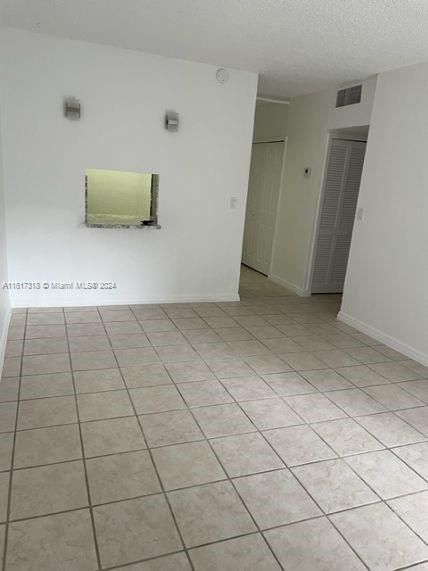 For Rent: $1,850 (1 beds, 1 baths, 605 Square Feet)