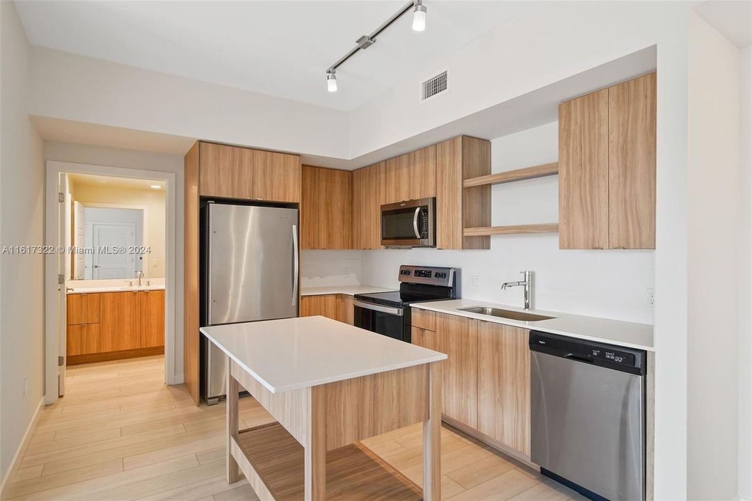 For Rent: $3,125 (2 beds, 2 baths, 1212 Square Feet)