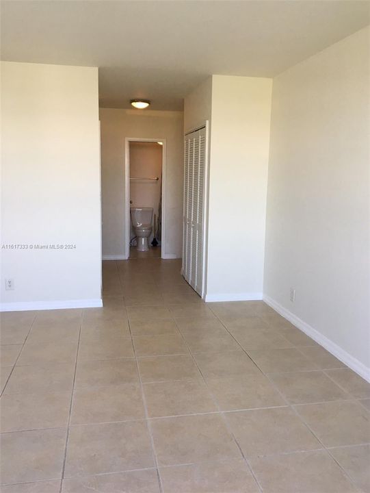 For Rent: $2,900 (1 beds, 1 baths, 900 Square Feet)