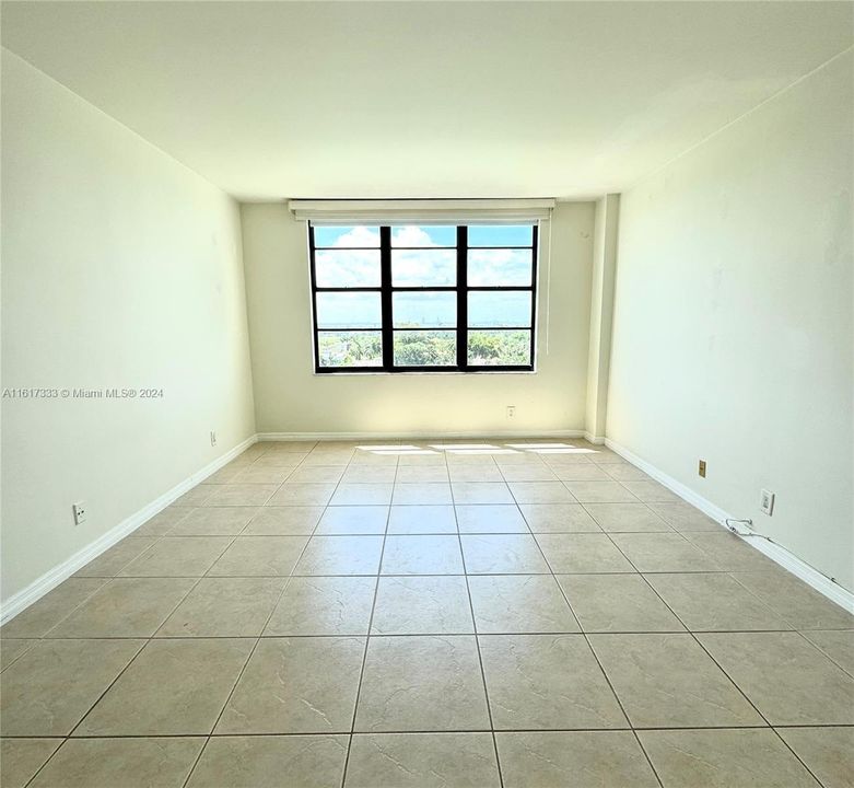 For Rent: $2,900 (1 beds, 1 baths, 900 Square Feet)