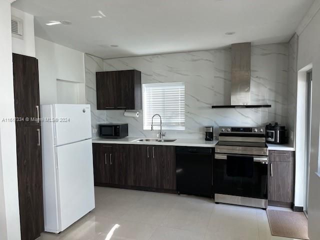 For Rent: $9,900 (3 beds, 2 baths, 1391 Square Feet)
