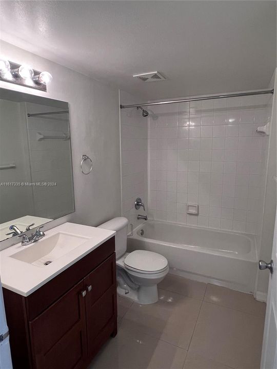 For Rent: $2,350 (2 beds, 2 baths, 1246 Square Feet)