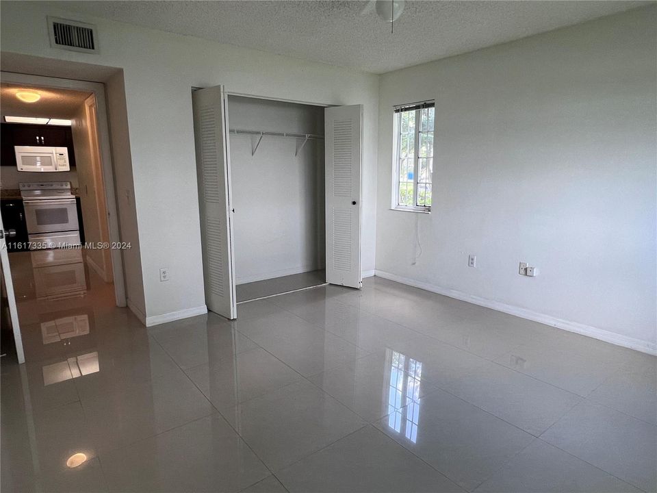 For Rent: $2,350 (2 beds, 2 baths, 1246 Square Feet)